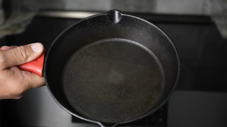 Cast Iron Cookware with Smooth and Flat Bottoms