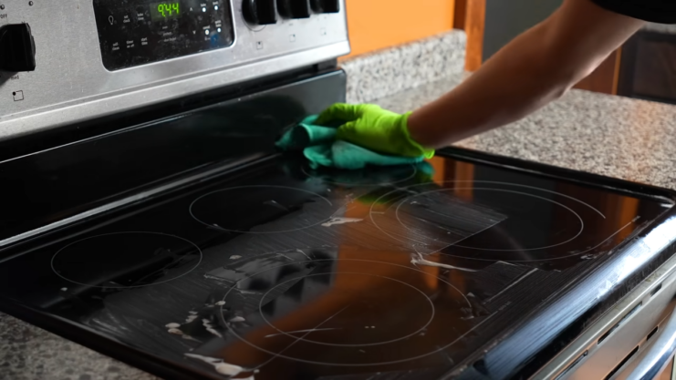 Cleaning Glass Cooktops