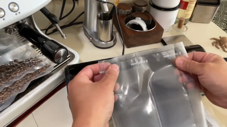 Vacuum Sealing for Storing Coffee